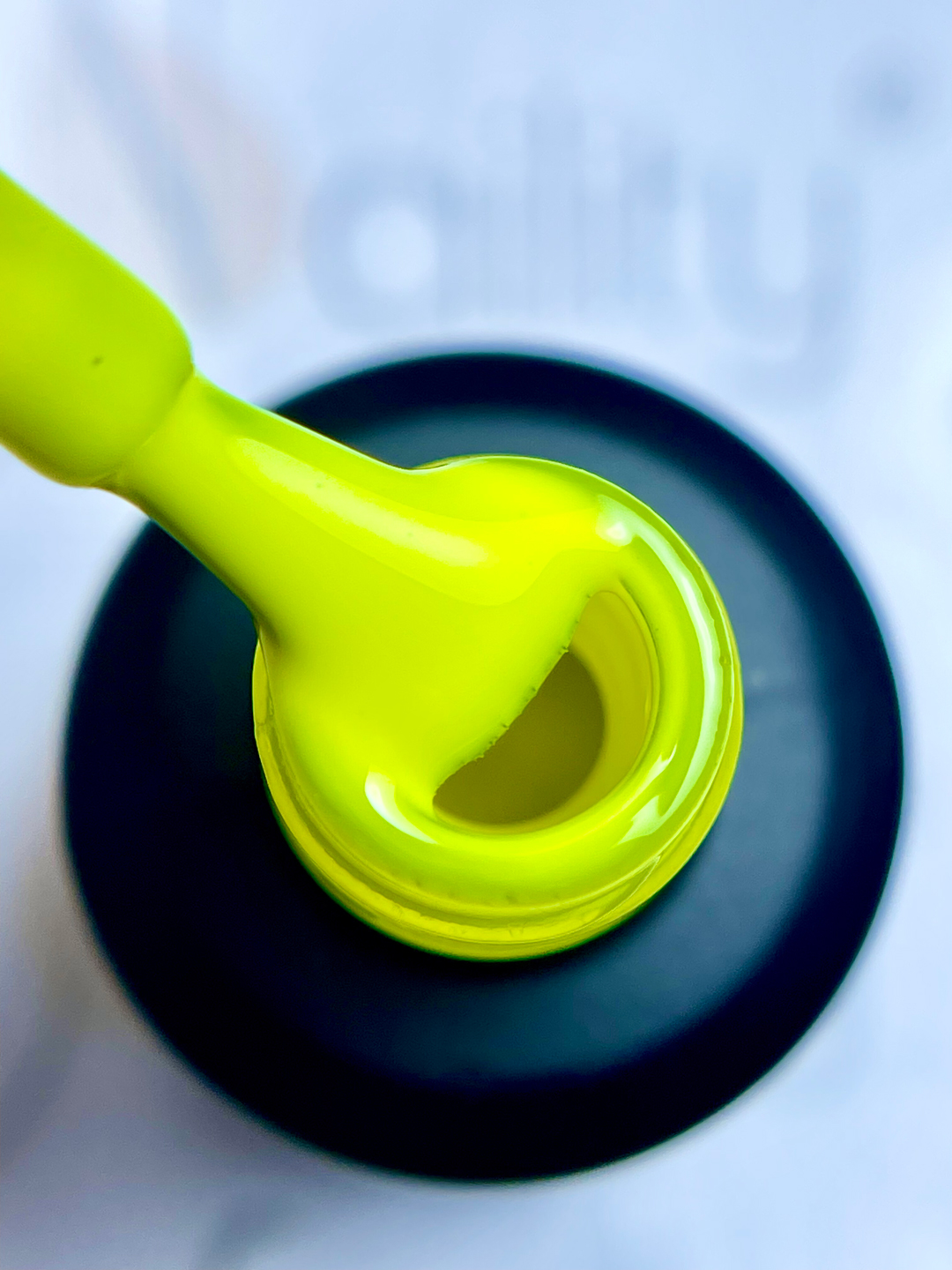 VERNIS SEMI-PERMANENT 110 Néon Yellow 15ml